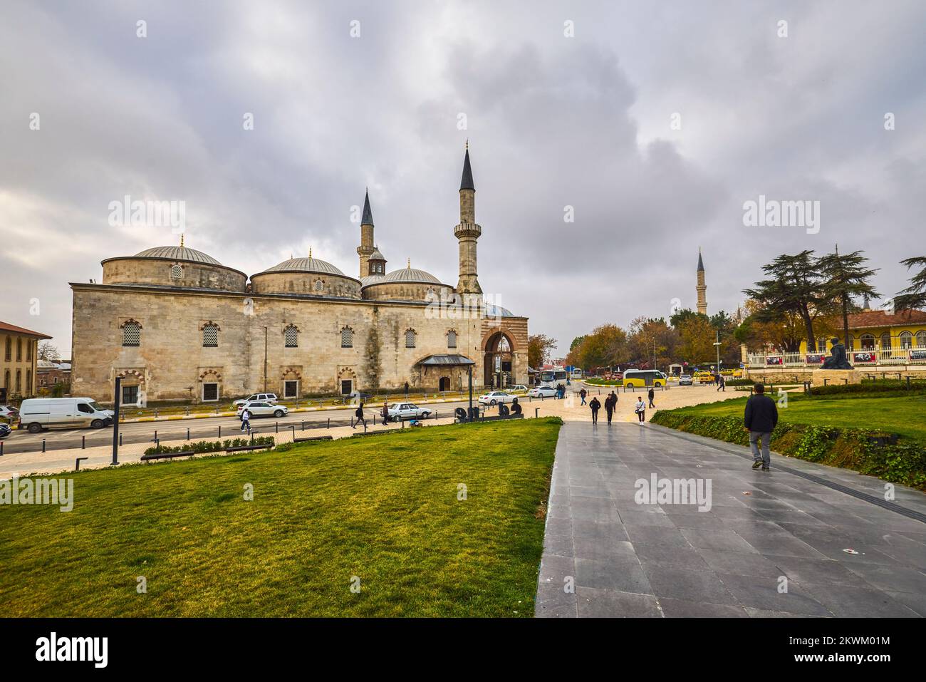 Edirne, Turquie 23 novembre 2022. Extérieur avec la vieille mosquée (Eski Camii), également connu sous le nom de Grande Mosquée est une mosquée ottomane du début du 15th-siècle dans EDI Banque D'Images