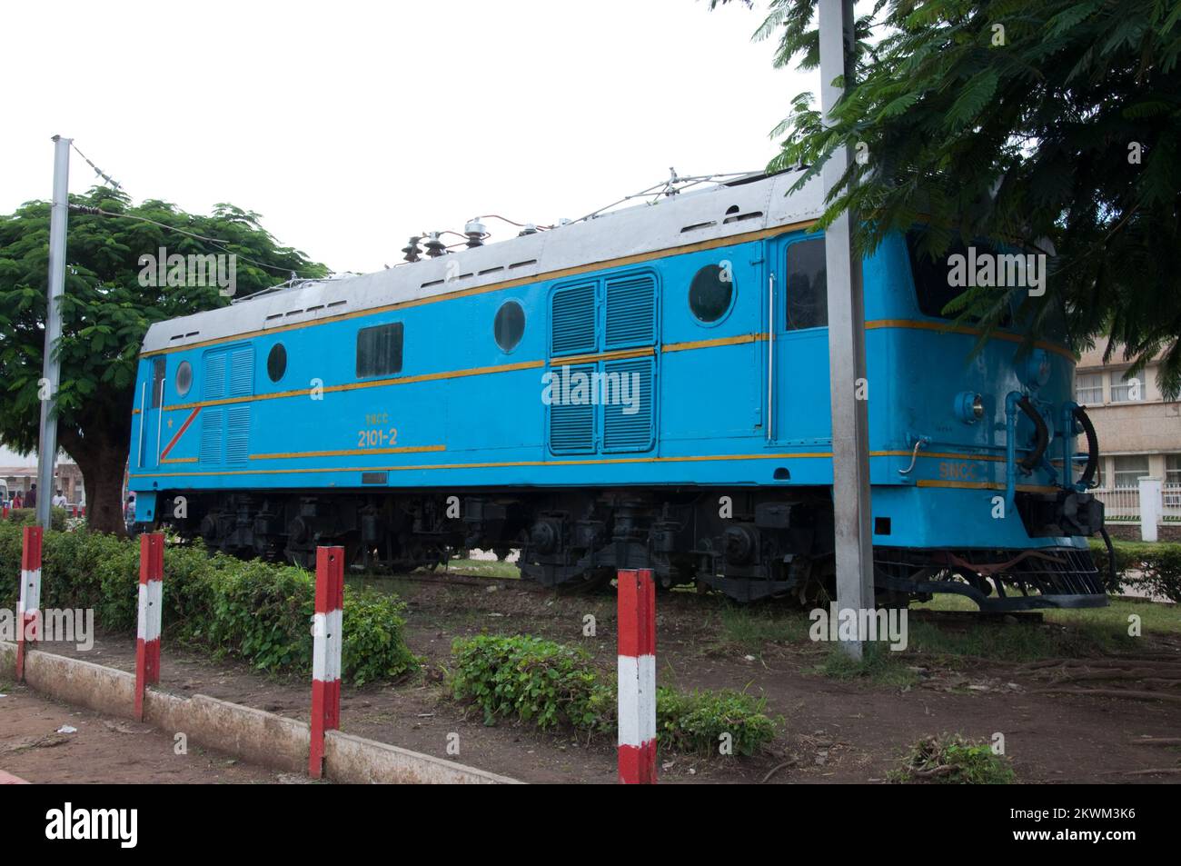 Train électrique très tôt, Gare de Lubumbashi, place de la Gare ...
