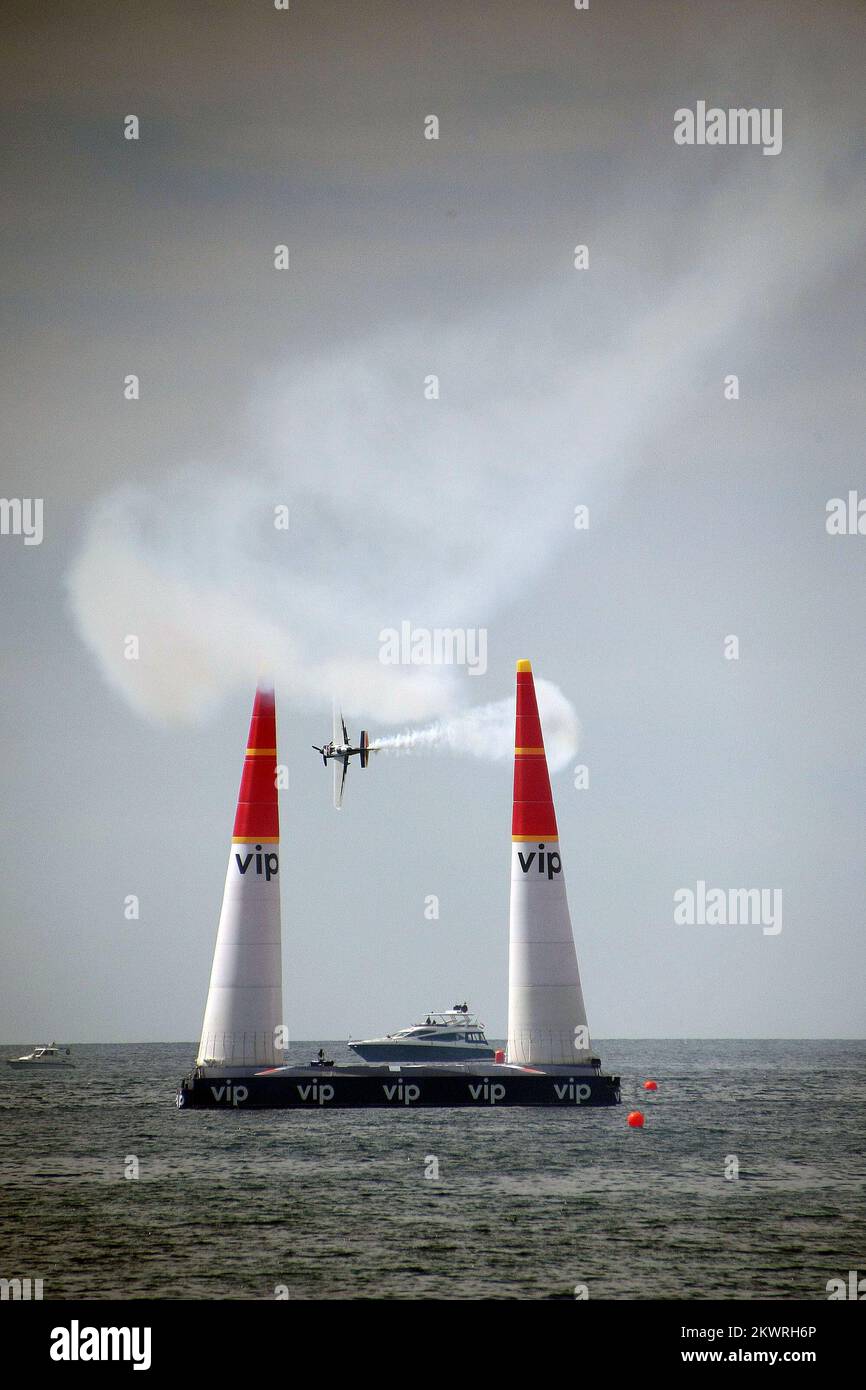 Vue générale d'un avion en tant que Vrsar, Croatie, se prépare à
