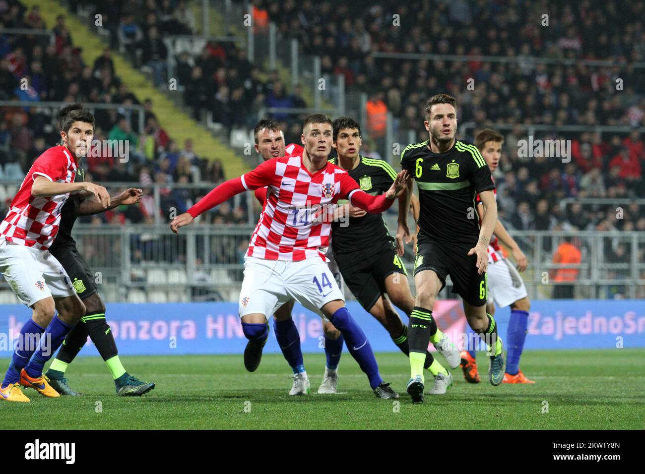 17.11.2015., Stadion HNK Rijeka, Rijeka, Croatie - Championnat européen des moins de 21 ans 2017, qualifications Round, Croatie - Espagne. Duje Caleta-COP, Saul Niguez. Photo: Goran Kovacic/PIXSELL Banque D'Images