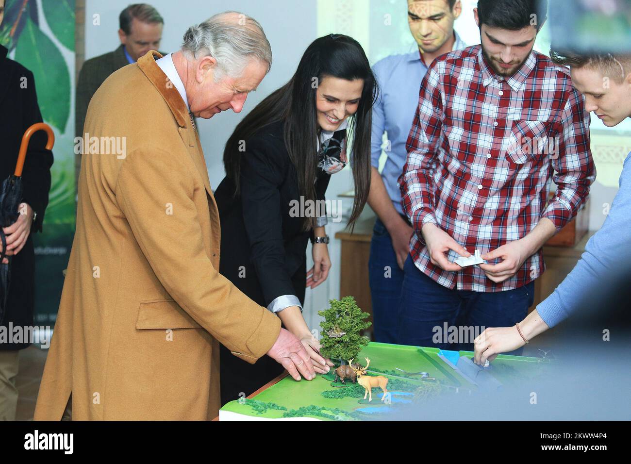 Son Altesse Royale le Prince de Galles a visité le Parc naturel de Kopacki Rit et l'Eco Centre de Zlatna Greda où il a été accueilli par le Ministre du développement régional et des fonds de l'UE Tomislav Tolusic et Jasmin Sidakovic, président de l'Eco Centre Golden Beam. Photo: Davor Javorovic/POOL/PIXSELL Banque D'Images