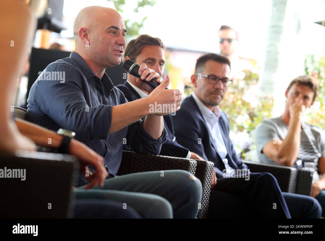 16.07.2016., Umag, Croatie - Croatie Open Umag, conférence de presse. La première arrivée d'Andre Agassi en Croatie, en tant que l'un des meilleurs joueurs de tennis de l'histoire, et son match d'exposition contre Goran Ivanisevic à l'ouverture de l'ATP Konzum Croatie Open Umag 2016 créent de l'excitation pour les fans de tennis croates et du monde entier. André Agassi, Lawrence Frankopan, Ronald Korotaj. Banque D'Images