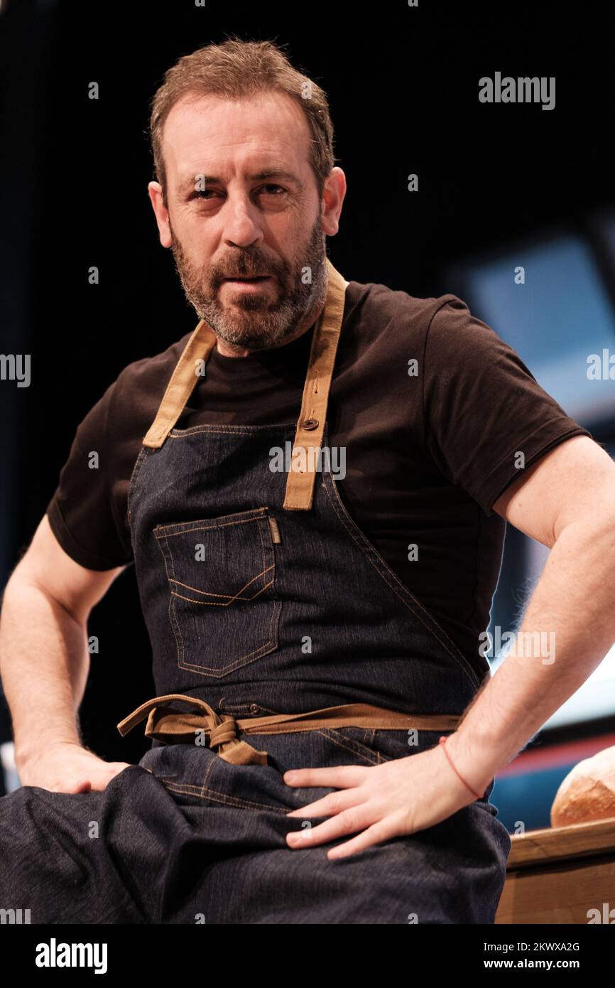 Madrid, Espagne. 30th novembre 2022. L'acteur Antonio Molero pose lors de la présentation de la pièce 'una Integral Therapy' au théâtre Figaro à Madrid. (Photo par Atilano Garcia/SOPA Images/Sipa USA) crédit: SIPA USA/Alay Live News Banque D'Images