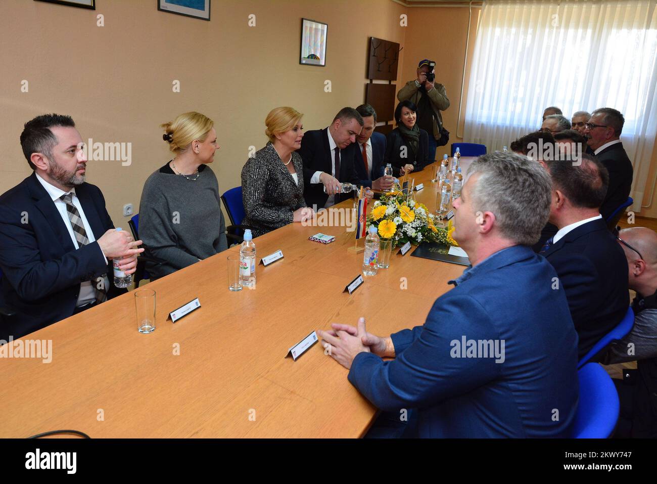 03.03.2017., Croatie, Kutjevo - la réunion du Président de la République de Croatie Kolinda Grabar-Kitarovic avec les citoyens et les dirigeants de la ville de Kutjevo, Et la visite du Président et des chefs des missions diplomatiques et des organisations internationales accréditées en République de Croatie à la société de caves à vin Kutjevo Inc. Dans le cadre du projet Feel Croatie. Photo: Ivica Galovic/PIXSELL Banque D'Images