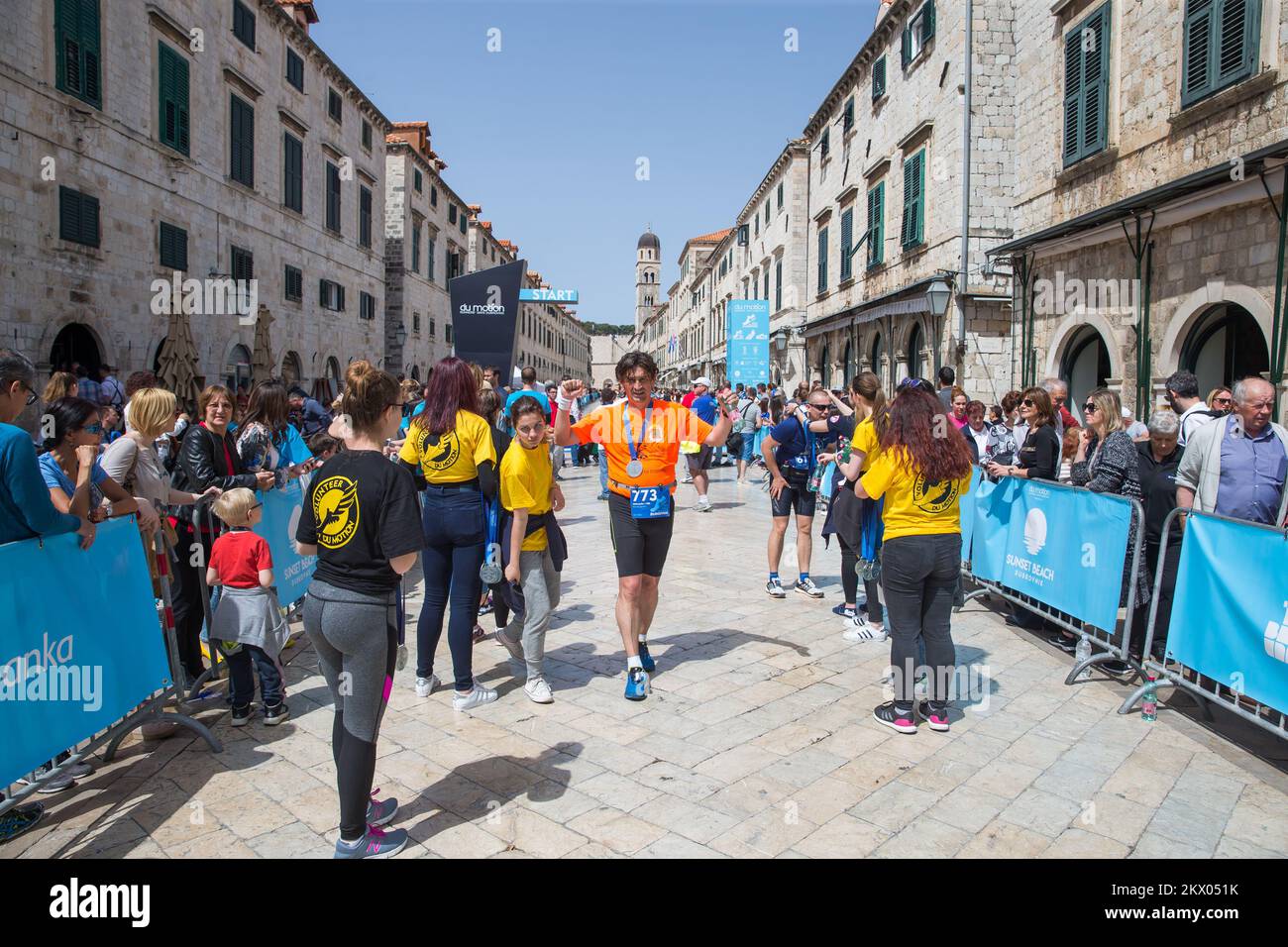 30.04.2017., Dubrovnik, Croatie - le point fort du Motion - les jours des coureurs Dubrovnik est la course de semi-marathon. Le semi-marathon de Dubrovnik est la course avec une approbation cinq étoiles par European Athletics. La route du semi-marathon est de 21,1 kilomètres de long avec le départ et la fin sur Stradun, la rue la plus célèbre et la plus longue de Dubrovnik et continue à l'extérieur de la vieille ville jusqu'à la Rijeka dubrovacka. Photo: Grgo Jelavic/PIXSELL Banque D'Images