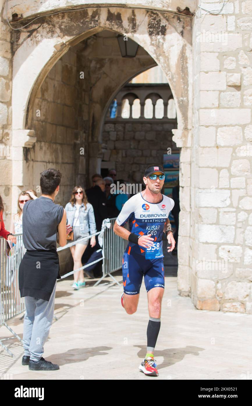 30.04.2017., Dubrovnik, Croatie - le point fort du Motion - les jours des coureurs Dubrovnik est la course de semi-marathon. Le semi-marathon de Dubrovnik est la course avec une approbation cinq étoiles par European Athletics. La route du semi-marathon est de 21,1 kilomètres de long avec le départ et la fin sur Stradun, la rue la plus célèbre et la plus longue de Dubrovnik et continue à l'extérieur de la vieille ville jusqu'à la Rijeka dubrovacka. Mario Kusar. Photo: Grgo Jelavic/PIXSELL Banque D'Images