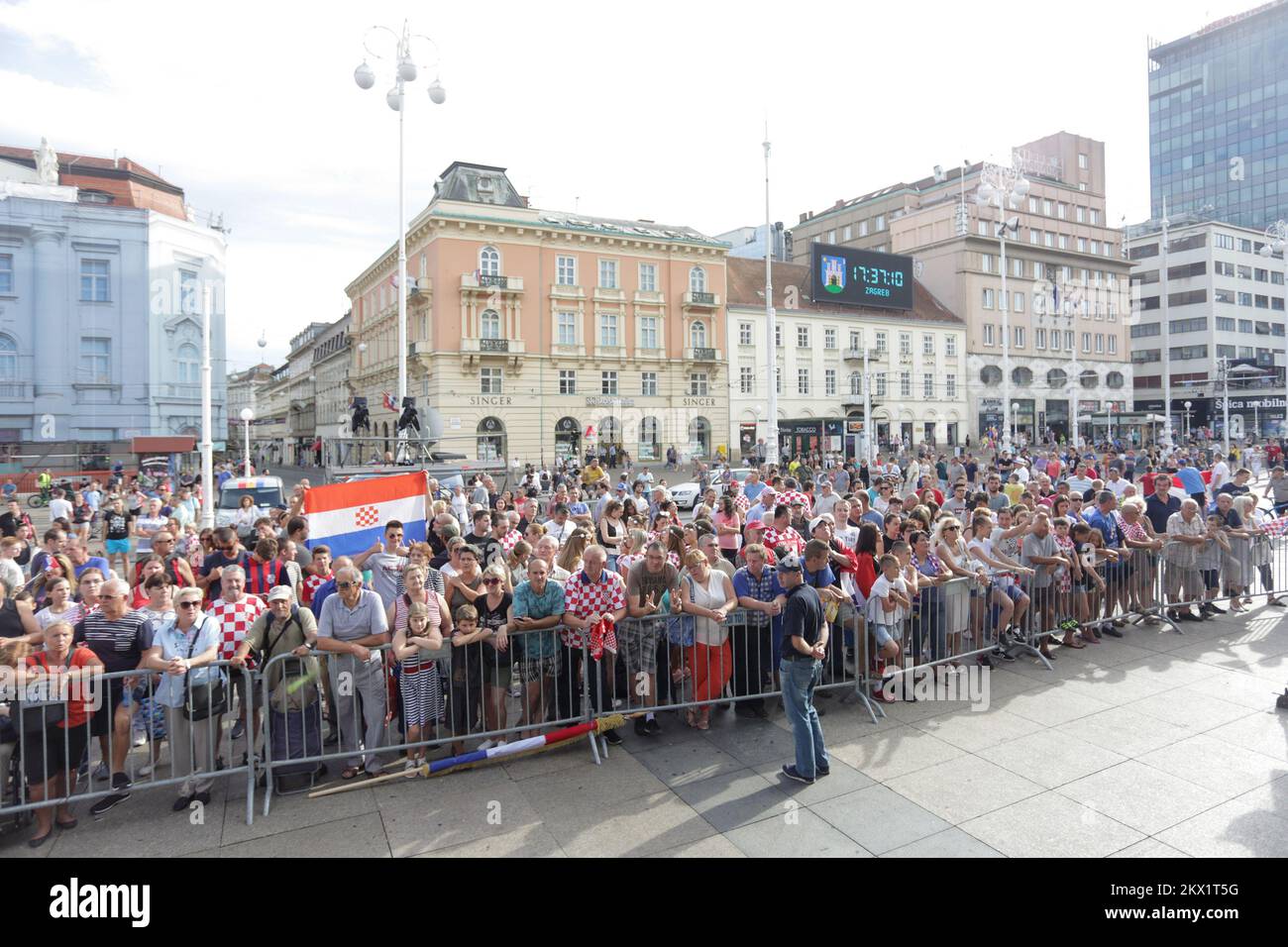 30.07.2017.,Zagreb - cérémonie d'accueil de l'équipe croate de water-polo après avoir remporté le Championnat du monde contre la Hongrie. Les citoyens ont accueilli l'équipe et fêté avec de nouveaux champions sur la place principale. Photo: Luka Stanzl/PIXSELL Banque D'Images