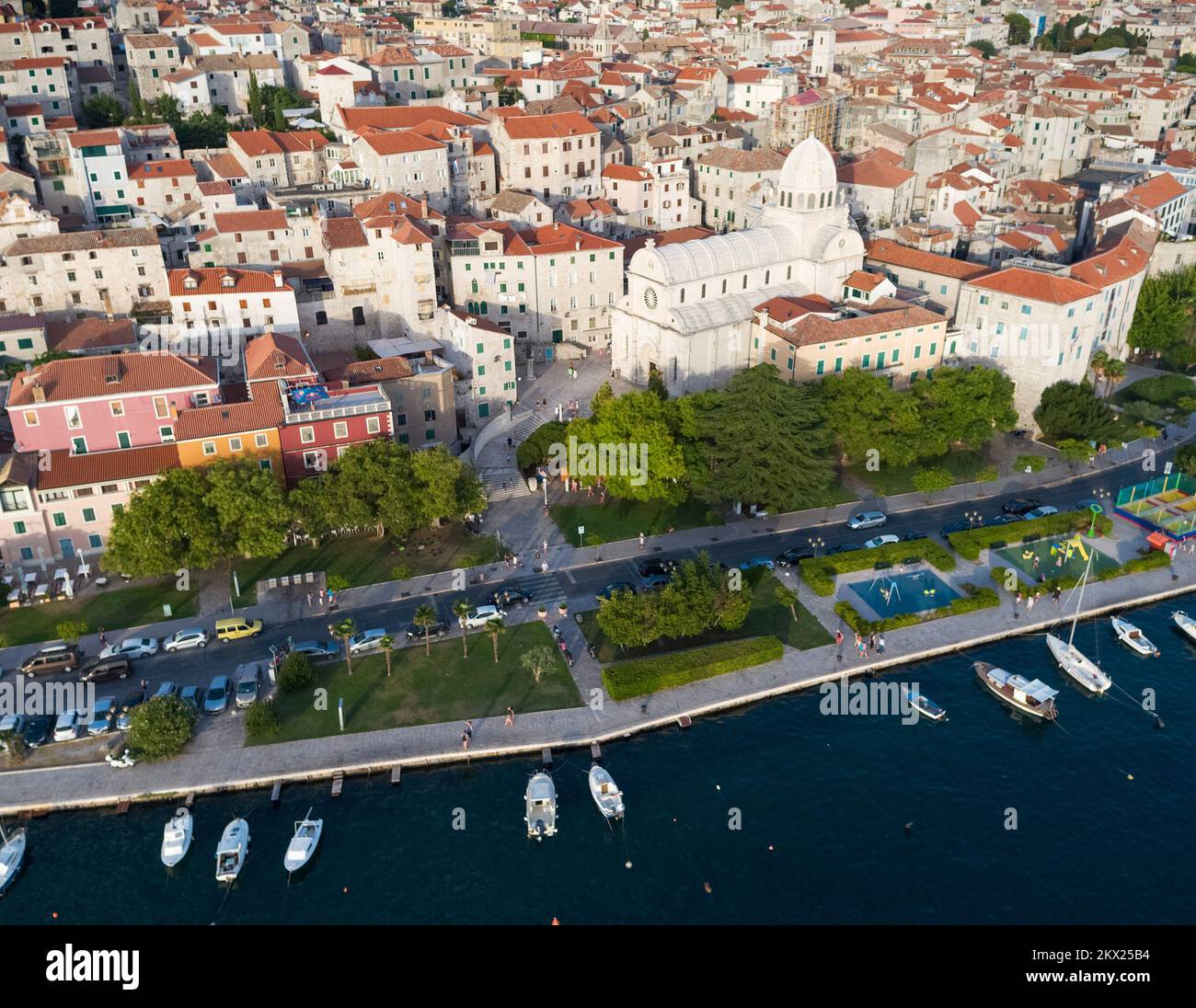 10.08.2017., Sibenik, Croatie - vue aérienne de Sibenik. Photo: Goran Safarek/HaloPix/PIXSELL Banque D'Images