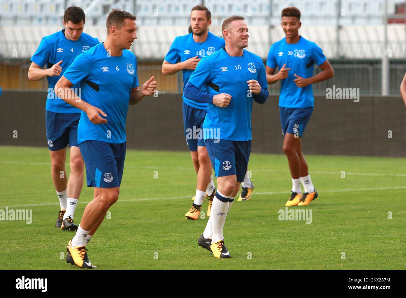 23.08.2017., Split, Croatie - Phil Jagielka d'Everton et Wayne Rooney pendant la session d'entraînement au stade Poljud avant le match de l'Europa League, 2nd jambe contre Hajduk Split demain soir. Photo: Miranda Cikotic/PIXSELL Banque D'Images