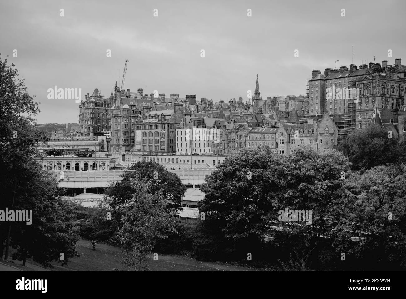 Édimbourg Écosse : 19th octobre 2022 : vue sur la ville d'Édimbourg en automne depuis les jardins de Princes Street Banque D'Images
