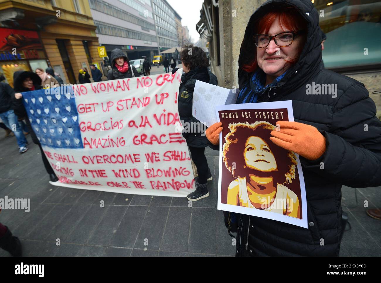 21.01.2017., Croatie, Zagreb - solidarité avec la Marche des femmes à Washington l'Initiative anti-haine unie s'est jointe aux femmes américaines qui affirment que l'élection d'un nouveau président et de son administration ouvre la voie à la violence, au sexisme, à l'homophobie, à la xénophobie et à la politique raciste. Photo: Marko Prpic/PIXSELL Banque D'Images