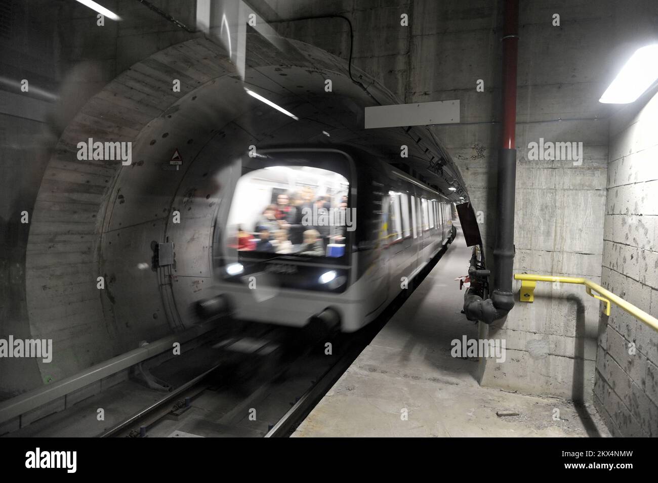 - Milano, la nuova linea 4 della Metropolitana - Milan, la nouvelle ligne de métro 4 Banque D'Images