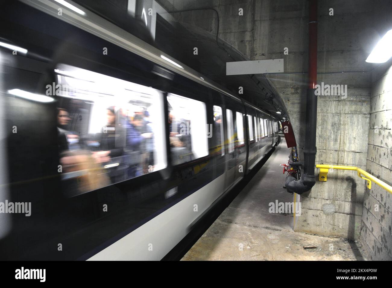- Milano, la nuova linea 4 della Metropolitana - Milan, la nouvelle ligne de métro 4 Banque D'Images