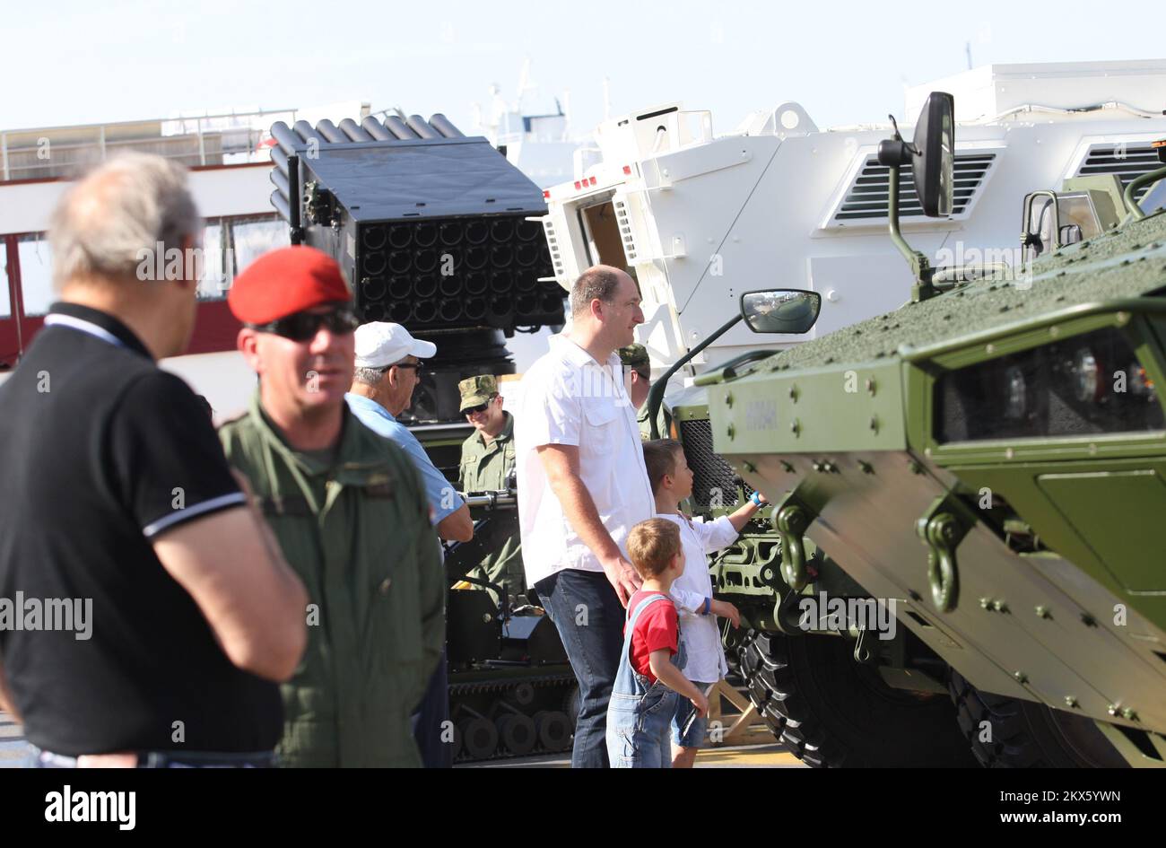 28.04.2018.,Croatie, Split - depuis les premiers citoyens mornin ont visité la technique militaire et l'exposition d'armement qui a été présenté à l'anniversaire de 27th de la Brigade des gardes 4th. Photo: Ivo Cagalj/PIXSELL Banque D'Images