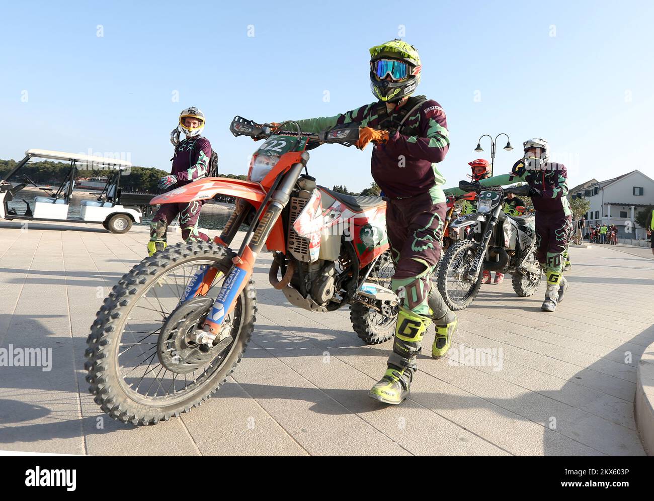 28.04.2018., Croatie, Primosten - le septième événement de moto-touristique  Krka Enduro RAID a attiré plus de 600 concurrents de toute l'Europe photo:  Dusko Jaramaz/PIXSELL Photo Stock - Alamy
