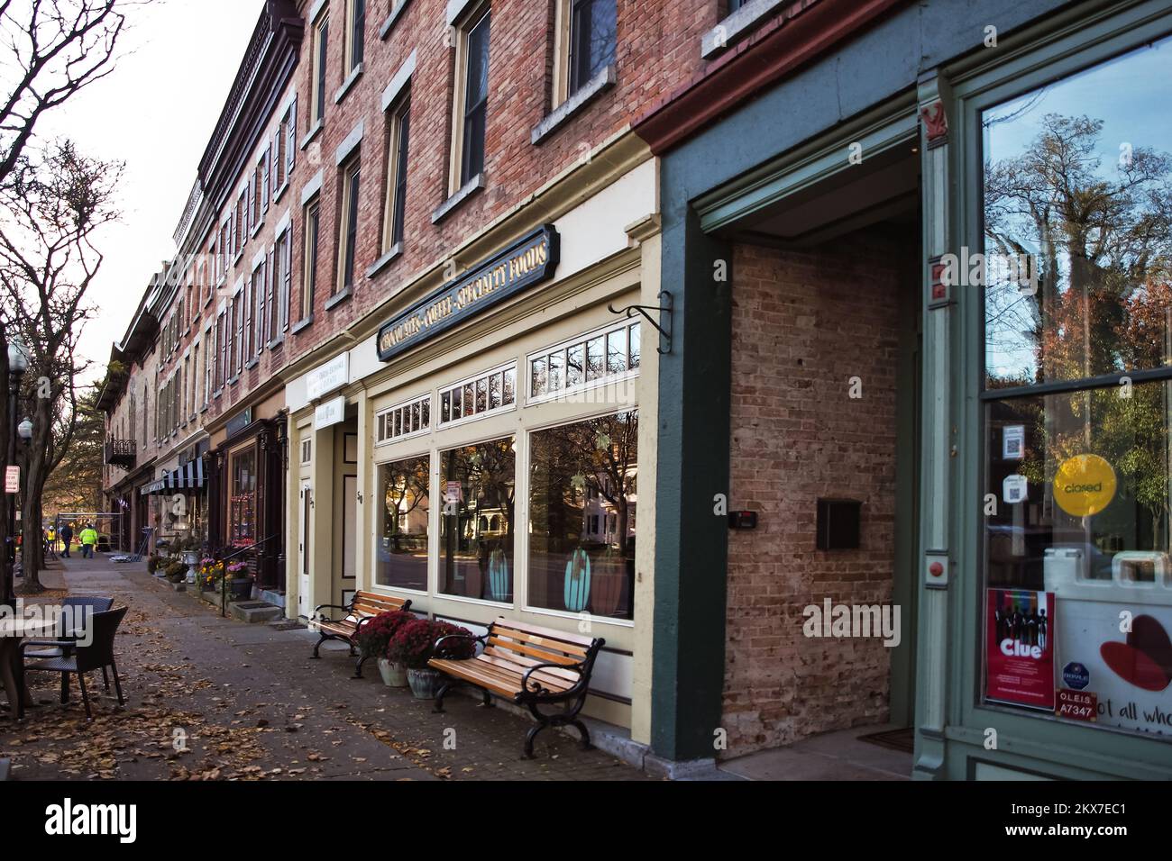 Skaneateles, New York, États-Unis. 4 novembre 2022. Boutiques et boutiques de charme dans le centre du village de Skaneateles, New York, le matin d'automne Banque D'Images