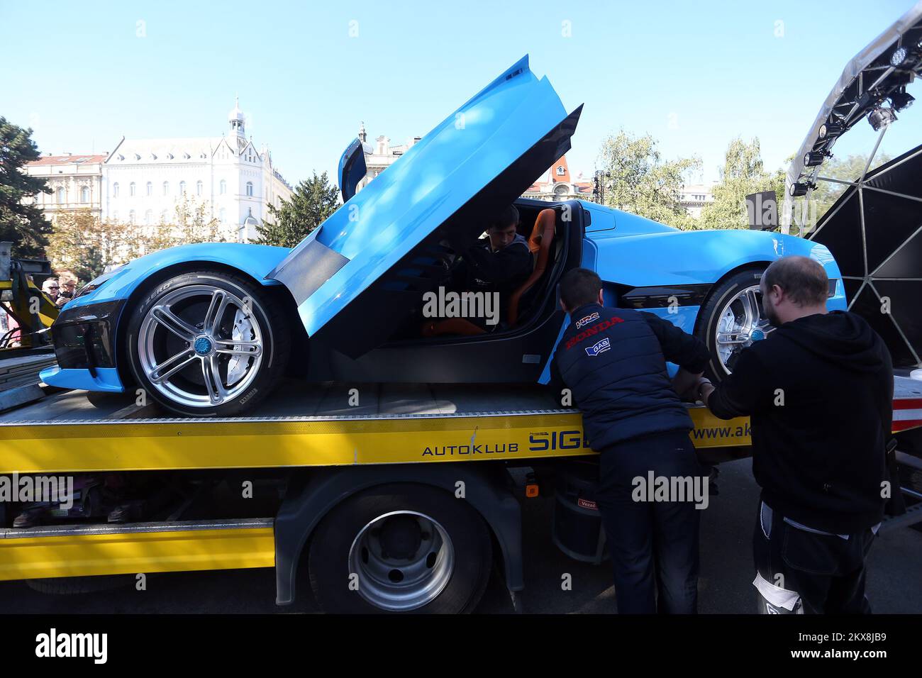 28.09.2018., Zagreb, Croatie - après un grand succès au salon automobile de Genève, Rimac Automobili a présenté le modèle C Two à la place Strrossmayer. Photo: Dalibor Urukalovic/PIXSELL Banque D'Images