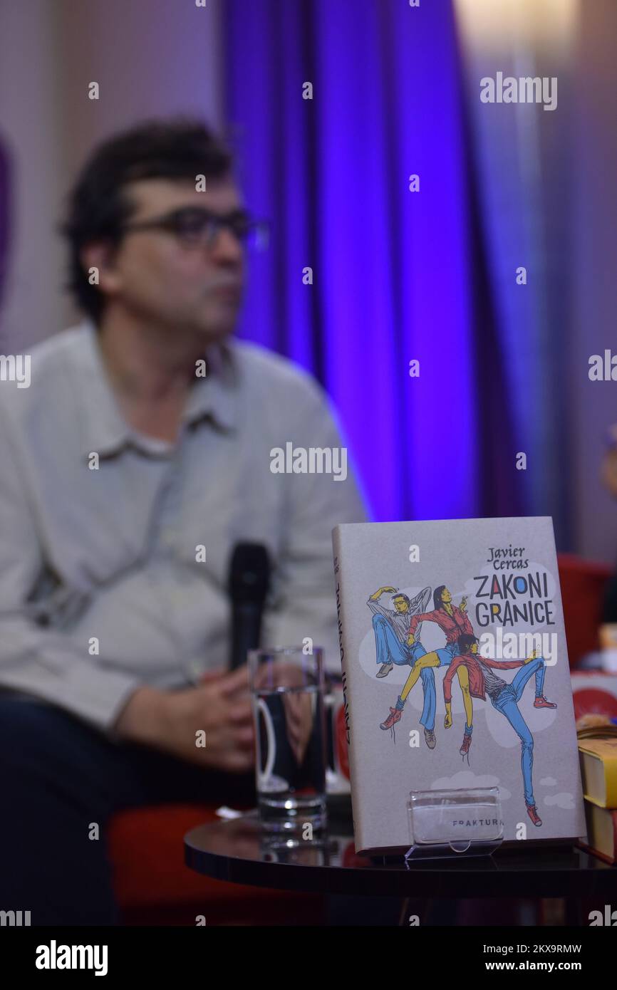 08.12.2018., Pula, Croatie - l'auteur espagnol Javier Cercas était invité à Pula Book Fair. Il a présenté son livre 'Zakoni granice' photo: Dusko Marusic/PIXSELL Banque D'Images