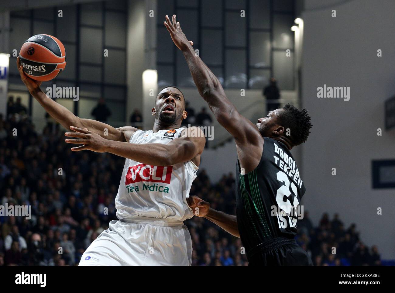 11.01.2019., Podgorica, Montenegro - Turkish Airlines EuroLeague, Round 18, Buducnost VOLI - Darussafaka Tekfen Istanbul. Norris Cole, Toney Douglas. Photo: Filip Filipovic/HaloPix/PIXSELL Banque D'Images