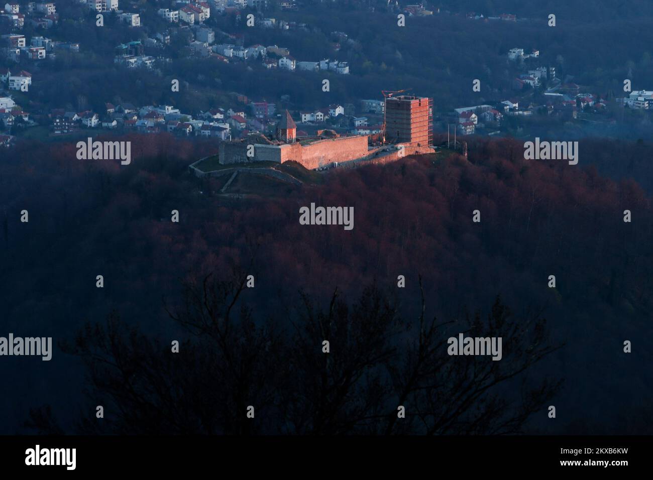 24.03.2019., Zagreb - vue de Zagreb depuis le mont Medvednica. Banque D'Images