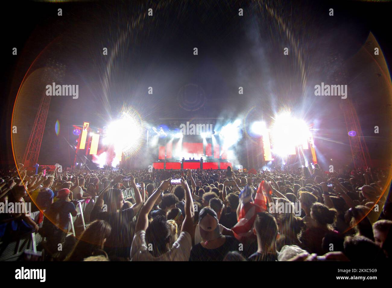 13.07.2019., Croatie, Split - Ultra Europe Festival, deuxième nuit. Les Chainfumeuses photo: Borna Filic/PIXSELL Banque D'Images