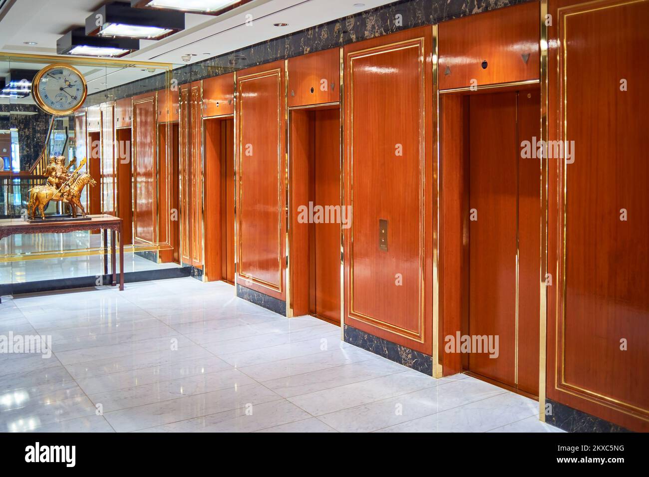 HONG KONG - 02 JUIN 2015 : intérieur de l'hôtel Mandarin Oriental. Mandarin Oriental Hotel Group, membre du groupe Jardine Matheson, est une internationale Banque D'Images