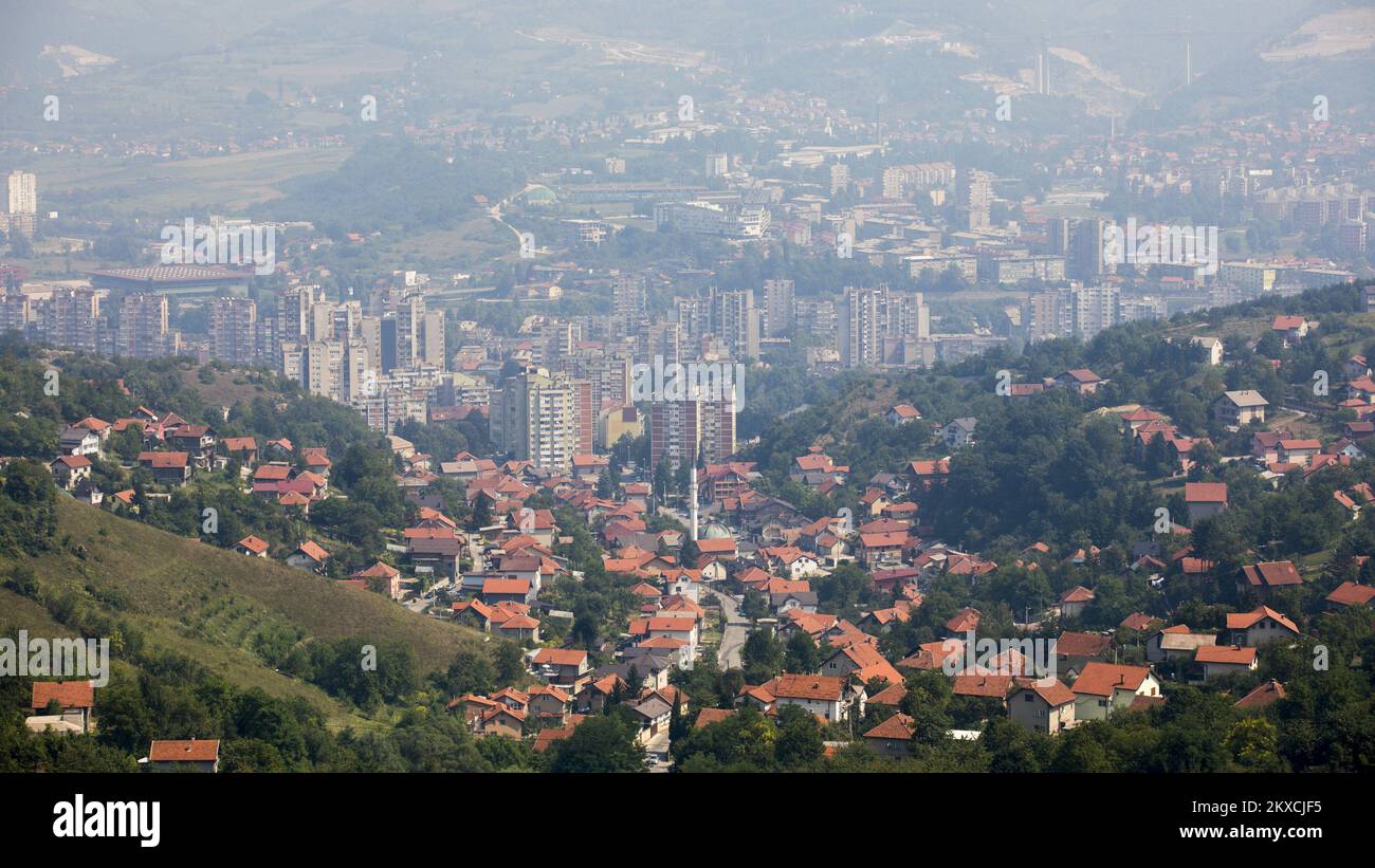 12.08.2019., Zenica, Bosnie-Herzégovine - vue panoramique de Zenica. Photo: Armin Durgut/PIXSELL Banque D'Images