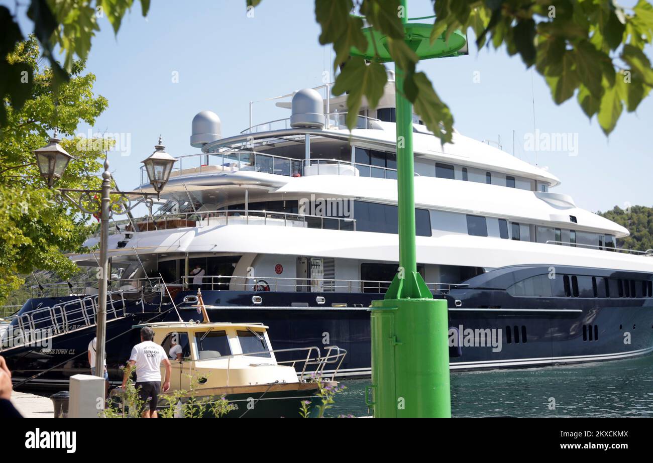 15.08.2019., Skradin, Croatie - Prince Albert II De Monaco avec visite en famille de Skradin pendant ses vacances d'été en Croatie. Prince Albert II Est le prince actuel de Monaco et le chef de la dynastie Grimaldi. Fils de Rainier III Et l'actrice hollywoodienne Grace Kelly. Depuis 2011, il est marié à l'ancienne nageuse Charlene Wittstock, avec laquelle elle a deux enfants, la princesse Gabriella et le prince Jacques. Photo: Dusko Jaramaz/PIXSELL Banque D'Images