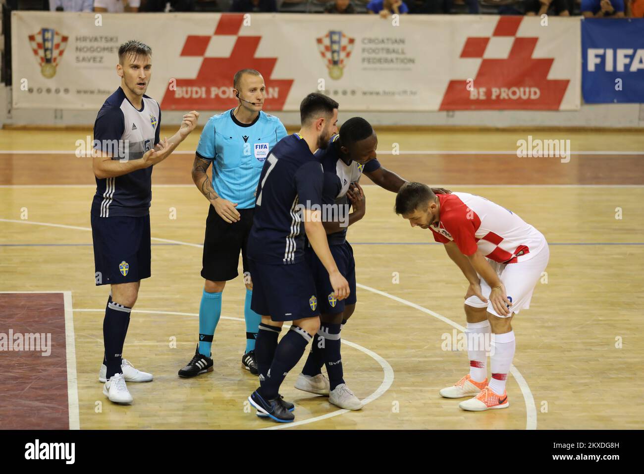 24.10.2019., Dubrovnik, Croatie - partie principale de la compétition européenne de qualification pour la coupe du monde FIFA Futsal 2020, groupe 7, Croatie - Suède. Fehim Smajlovic, Yanku Marrah, Luka Sutton photo: Grgo Jelavic/PIXSELL Banque D'Images
