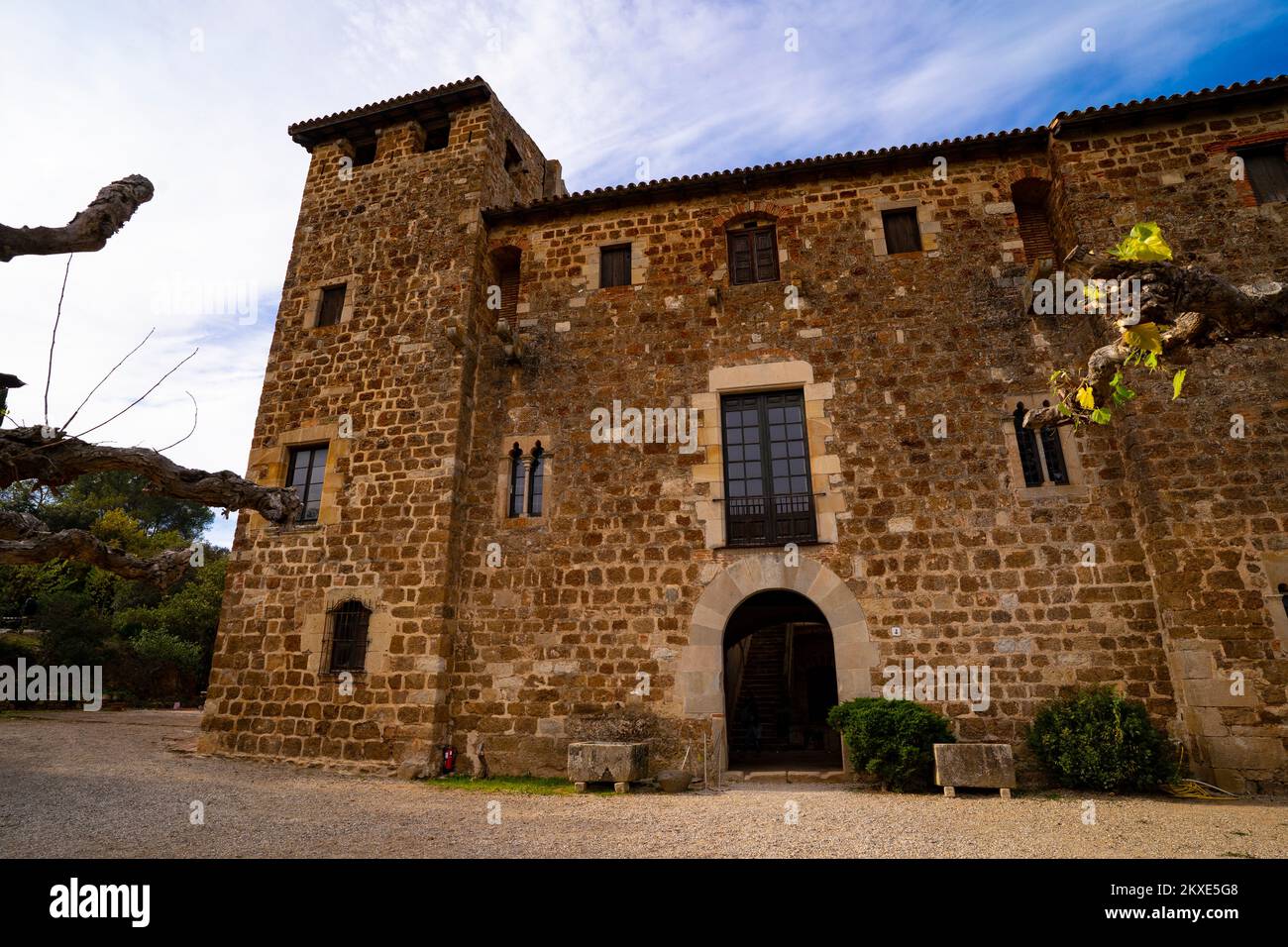 Torre Negre, une maison fortifiée de 12th ans à Sant Cugat del Valles, acquise par le conseil municipal en 2022 (Ajuntament de Sant Cugat). Banque D'Images