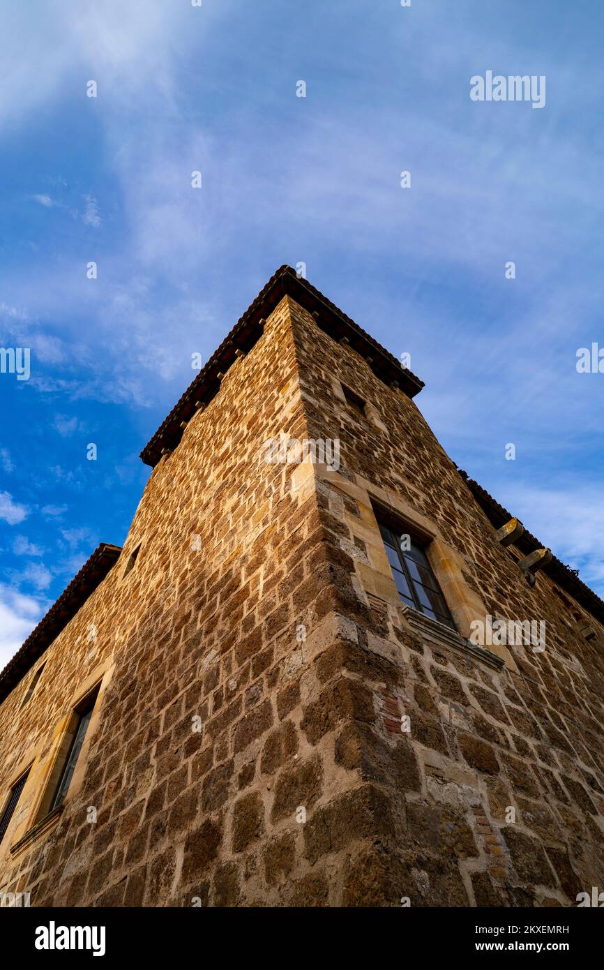 Torre Negre, une maison fortifiée de 12th ans à Sant Cugat del Valles, acquise par le conseil municipal en 2022 (Ajuntament de Sant Cugat). Banque D'Images