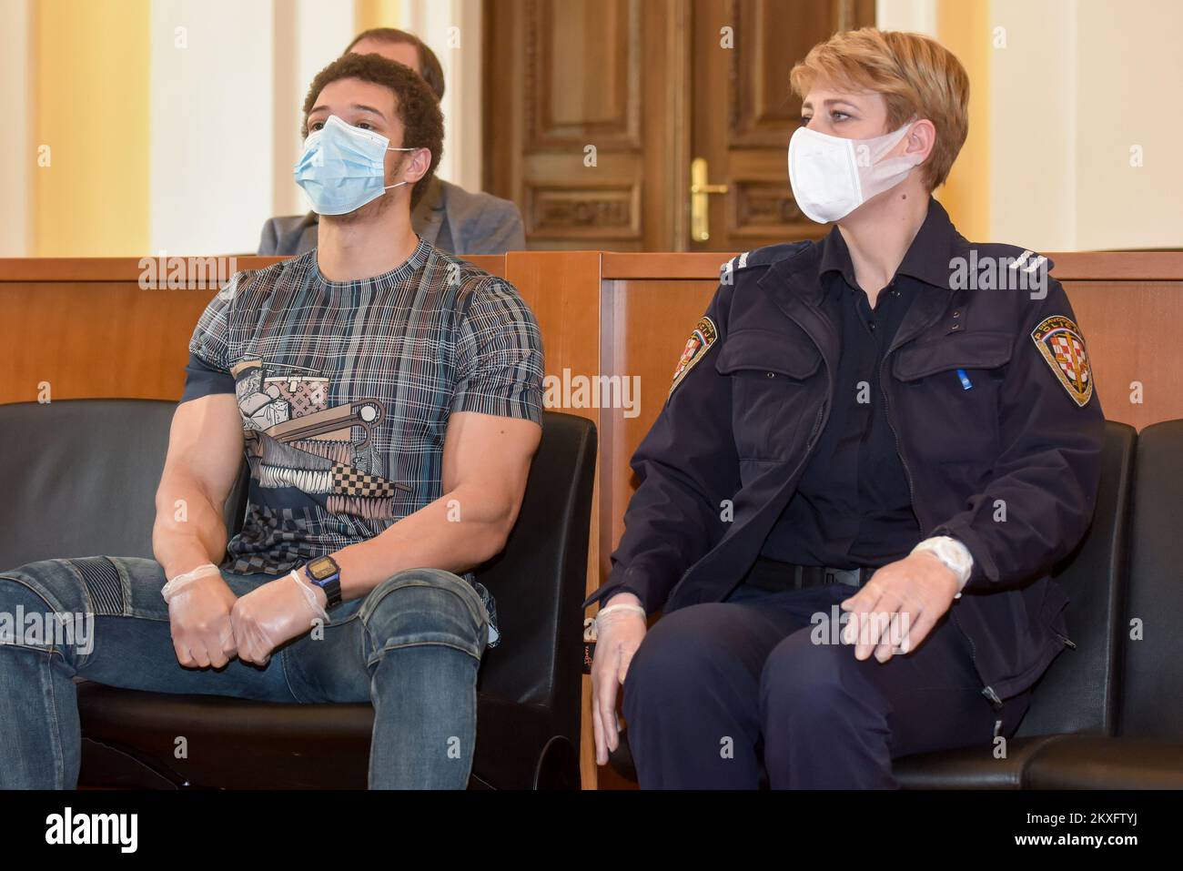 14.05.2020., Zadar, Croatie - pour meurtre et double tentative de meurtre sur Zrce, où il a tué Ugo Wilson, âgé de 26 ans, avec un couteau, et blessé deux autres Anglais à la fin du mois de juin 2018, Briton Douglas Kane, âgé de 27 ans, a été condamné à une peine unique de 25 ans de prison. Il a été condamné à 17 ans de prison pour meurtre et à huit et deux ans de prison pour tentative de meurtre. Photo: Dino Stanin / PIXSELL Banque D'Images 14.05.2020., Zadar, Croatie - pour meurtre et double tentative de meurtre sur Zrce, où il a tué Ugo Wilson, âgé de 26 ans, avec un couteau, et blessé deux autres Anglais à la fin du mois de juin 2018, Briton Douglas Kane, âgé de 27 ans, a été condamné à une peine unique de 25 ans de prison. Il a été condamné à 17 ans de prison pour meurtre et à huit et deux ans de prison pour tentative de meurtre. Photo: Dino Stanin / PIXSELL Banque D'Images