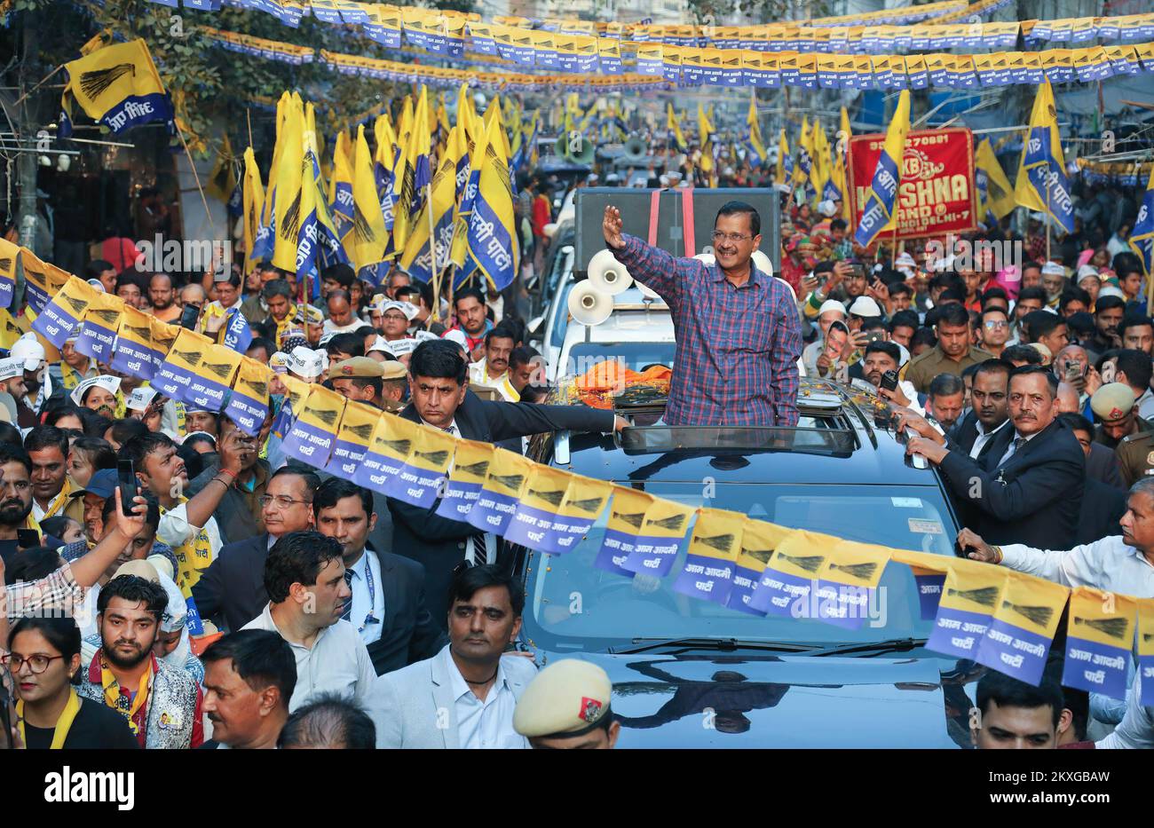 New Delhi, Inde. 30th novembre 2022. AAP (AAM Aadmi Party), le congresseur et le ministre en chef de Delhi, Arivnd Kejriwal, ont vu pendant sa campagne électorale de salon de la route pour la corporation électorale municipale (MCD). Les électeurs devraient voter pour 250 municipalités de la capitale. La commission électorale a annoncé que l'élection aura lieu sur 4 décembre et que les résultats seront déclarés sur 7 décembre 2022. (Photo par Naveen Sharma/SOPA Images/Sipa USA) crédit: SIPA USA/Alay Live News Banque D'Images