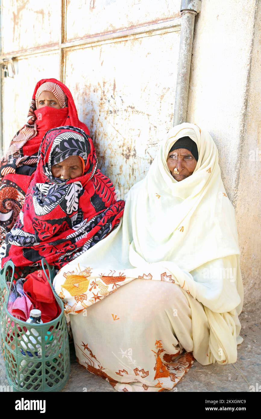 Womenat un marché de village dans les Highlands érythréens Banque D'Images