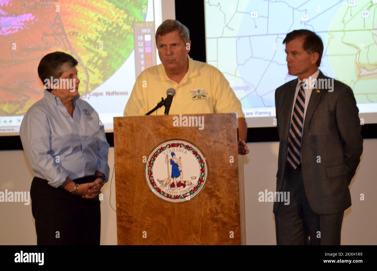 Inondation ouragan/tempête tropicale - Richmond, Virginie , 30 août 2011 Tom Vilsack, secrétaire à l'Agriculture, s'exprime lors d'une réunion de presse organisée par le gouverneur de Virginie Robert McDonnell et assistée par la secrétaire du DHS, Janet Napolitano, au Centre des opérations d'urgence de l'État de Virginie (COE). Tom Vilsack parle du rôle du gouvernement fédéral dans la réponse de la Virginie à l'ouragan Irene. Ouragan Irene du New Jersey. Photographies relatives aux programmes, aux activités et aux fonctionnaires de gestion des catastrophes et des situations d'urgence Banque D'Images