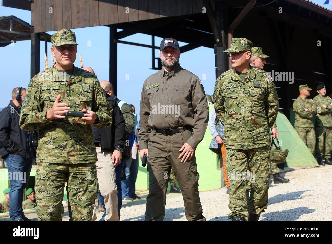 Colonel Boris Le commandant de l'armée croate, le colonel Boris seric, le ministre de ...