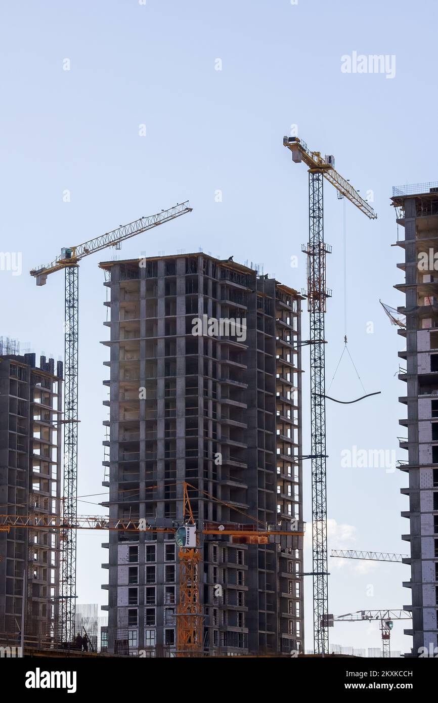 Bélarus, Minsk - 20 octobre 2022 : chantier de construction de minsk, gros plan sur le monde Banque D'Images