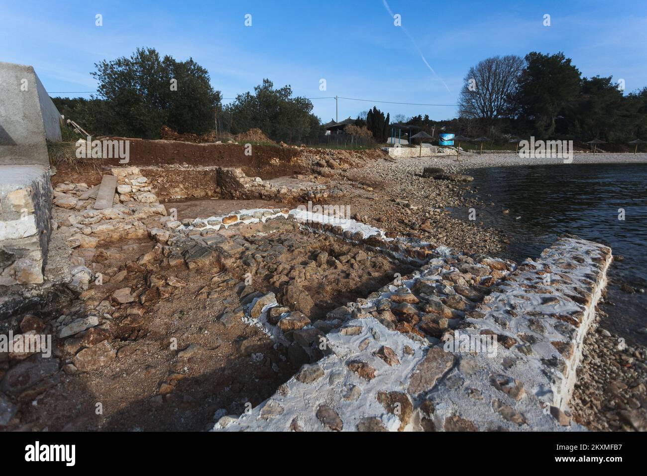 Photo prise sur 07 mars 2021 montre villa romaine rustica du 1st siècle trouvé sur la plage à Bibinje, Croatie. Photo: Marko Dimic/PIXSELL Banque D'Images