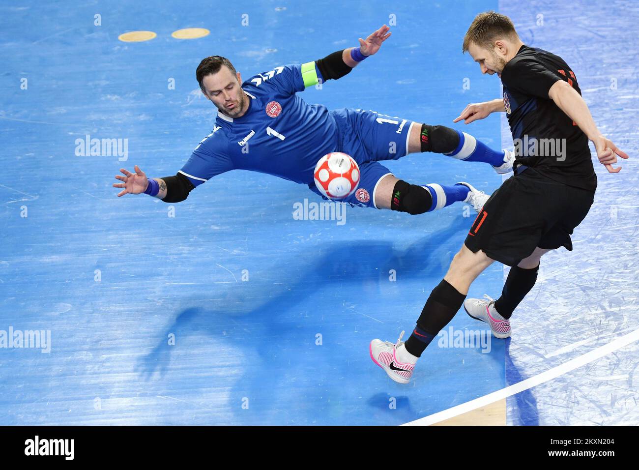 Josip Suton, de Croatie, en action pendant le match de qualification de l'UEFA Futsal EURO 2022 entre la Croatie et le Danemark à l'Arena Varazdin sur 11 avril 2021 à Varazdin, Croatie. Photo: Vjeran Zganec Rogulja/PIXSELL Banque D'Images