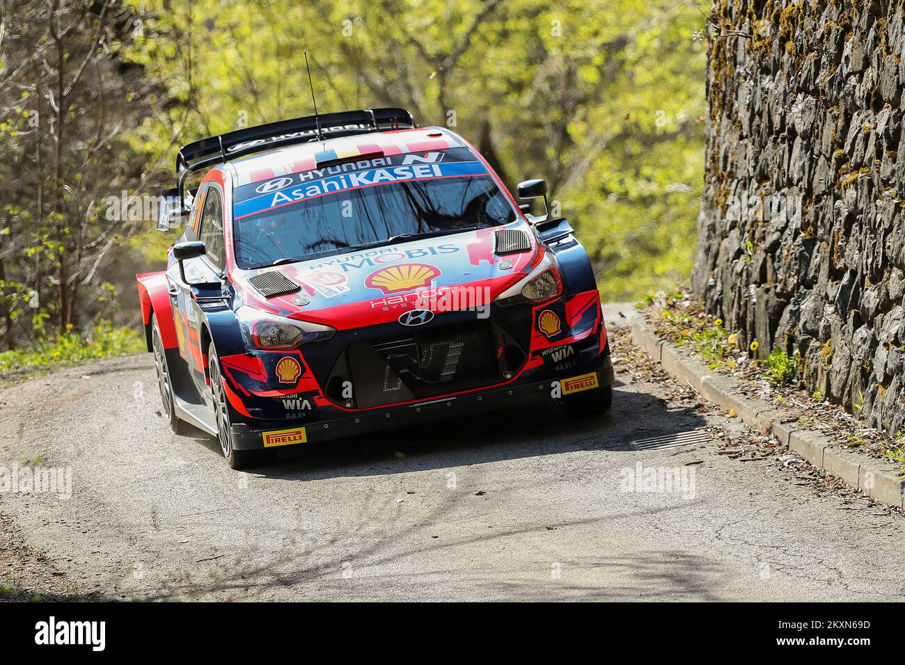Thierry Neuville de Belgique et Martijn Wydaeghe de Belgique rivalisent avec leur Hyundai Shell MOBIS Hyundai coupé Hyundai i20 coupé WRC lors du championnat du monde de rallye de la FIA Croatie à Zagreb, Croatie sur 22 avril 2021. Photo: Luka Stanzl/PIXSELL Banque D'Images