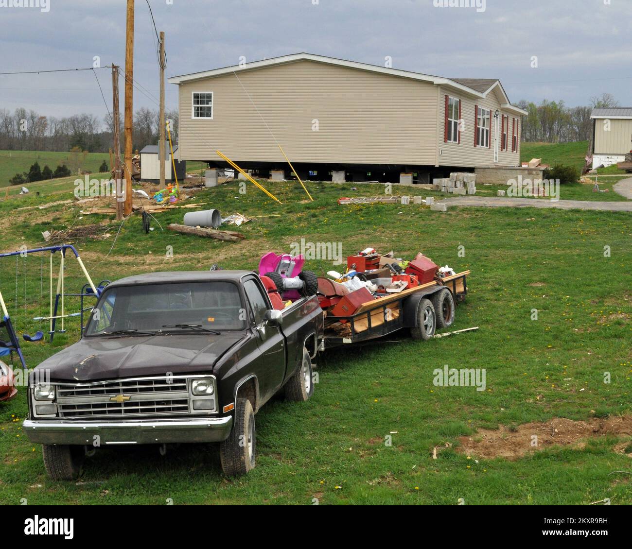 Nouvelle maison presque prête pour l'occupation. Tempêtes, tornades