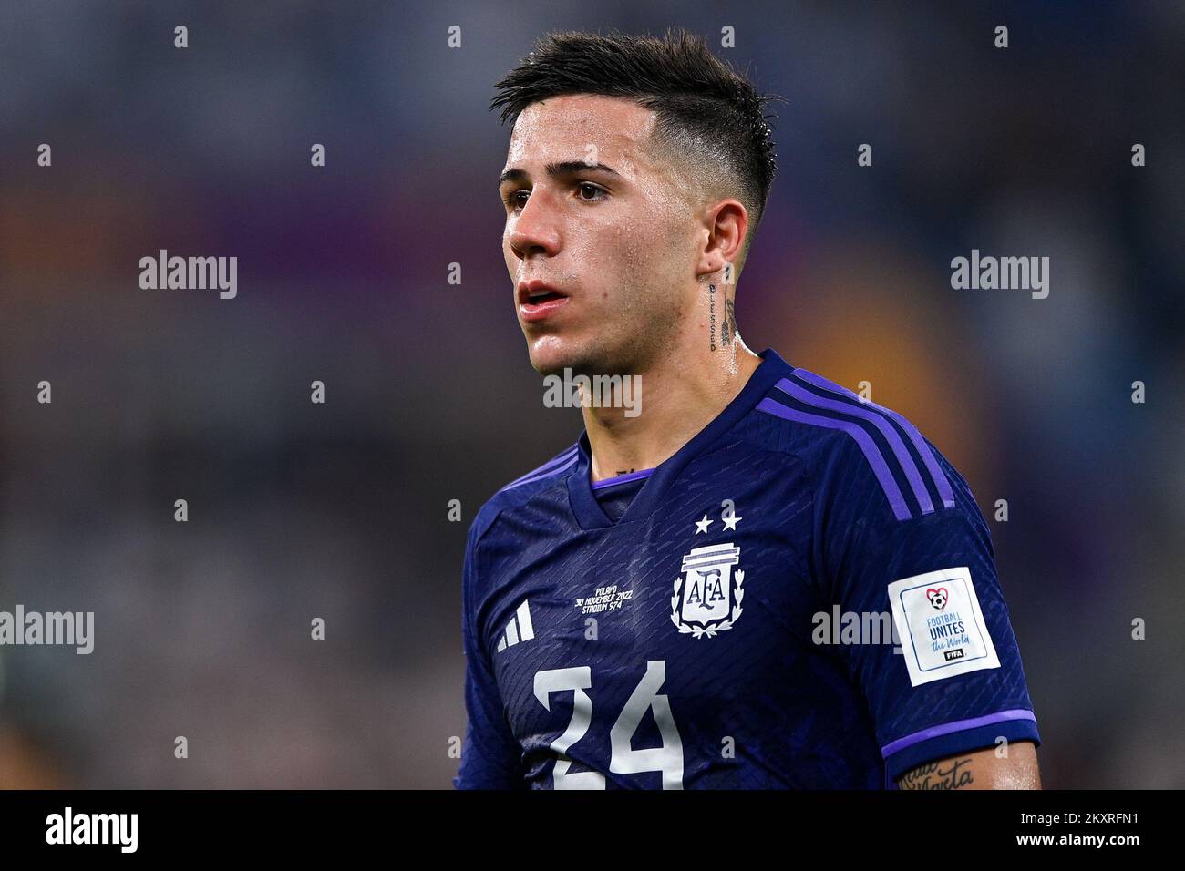 Doha, Qatar. 30th novembre 2022. DOHA, QATAR - NOVEMBRE 30: Enzo Fernandez de l'Argentine regarde pendant le groupe C - coupe du monde de la FIFA Qatar 2022 match entre la Pologne et l'Argentine au stade 974 sur 30 novembre 2022 à Doha, Qatar (photo par Pablo Morano/BSR Agency) crédit: BSR Agency/Alay Live News Banque D'Images