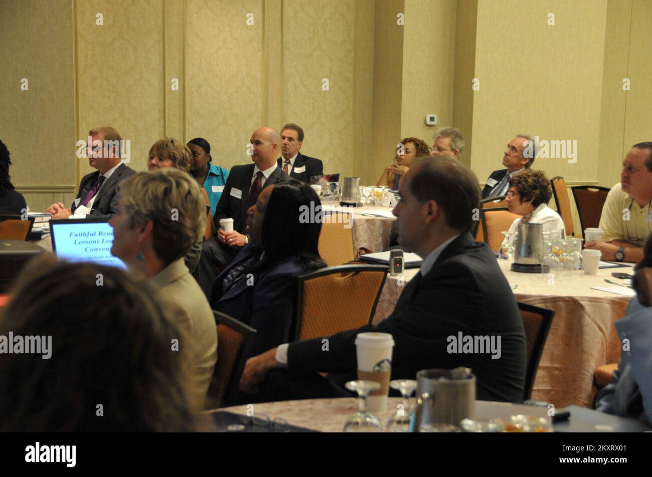 Washington, D. C. , 12 juin 2012 les participants écoutent une présentation à l'occasion de la conférence sur les leçons de préparation des fidèles. Photographies relatives aux programmes, aux activités et aux fonctionnaires de gestion des catastrophes et des situations d'urgence Banque D'Images