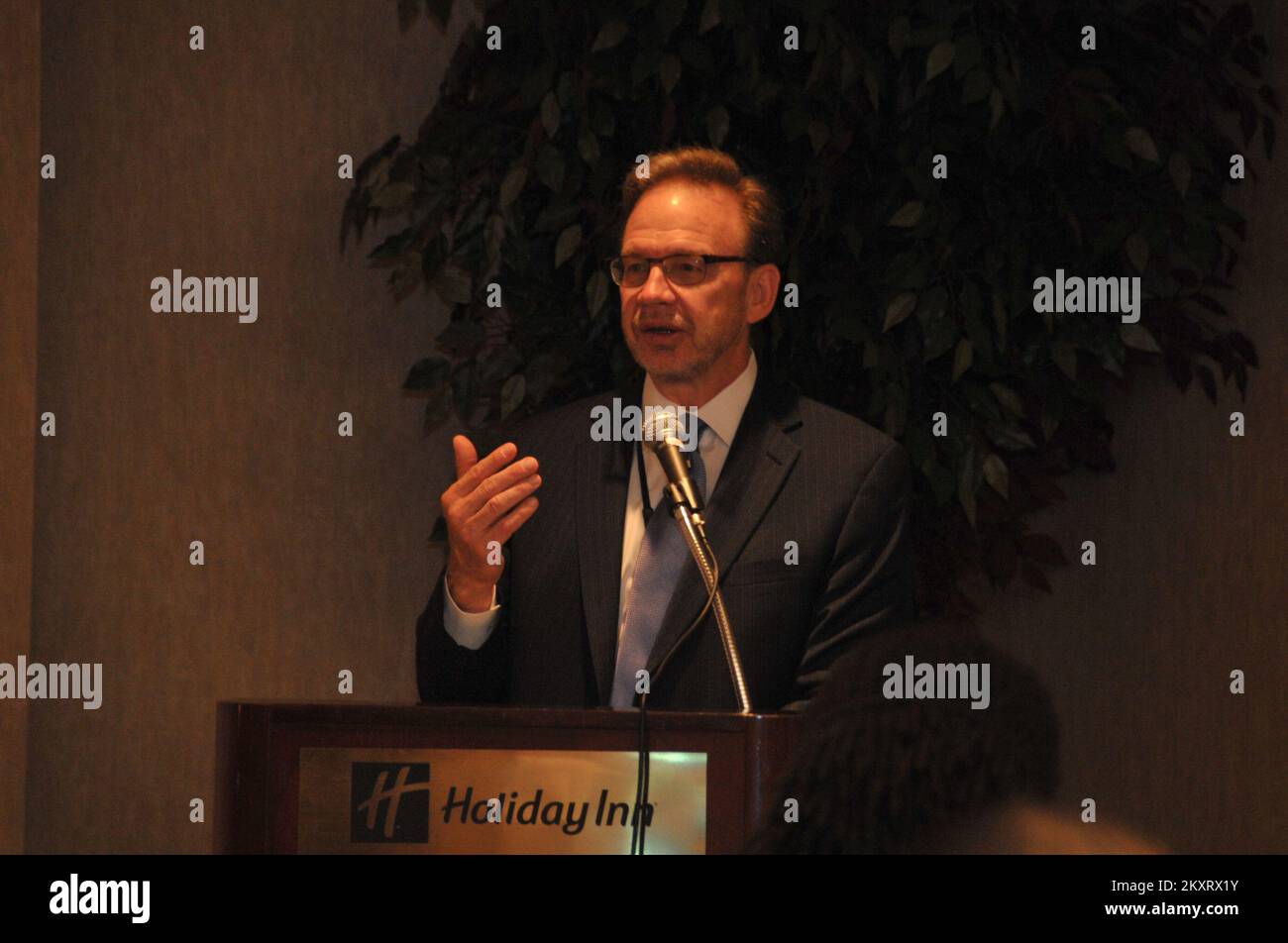 Washington, D. C. , 12 juin 2012 David Myers, directeur, Le Centre de sécurité intérieure pour les partenariats confessionnels et de voisinage accueille les participants à la conférence sur les leçons de préparation des fidèles. Photographies relatives aux programmes, aux activités et aux fonctionnaires de gestion des catastrophes et des situations d'urgence Banque D'Images