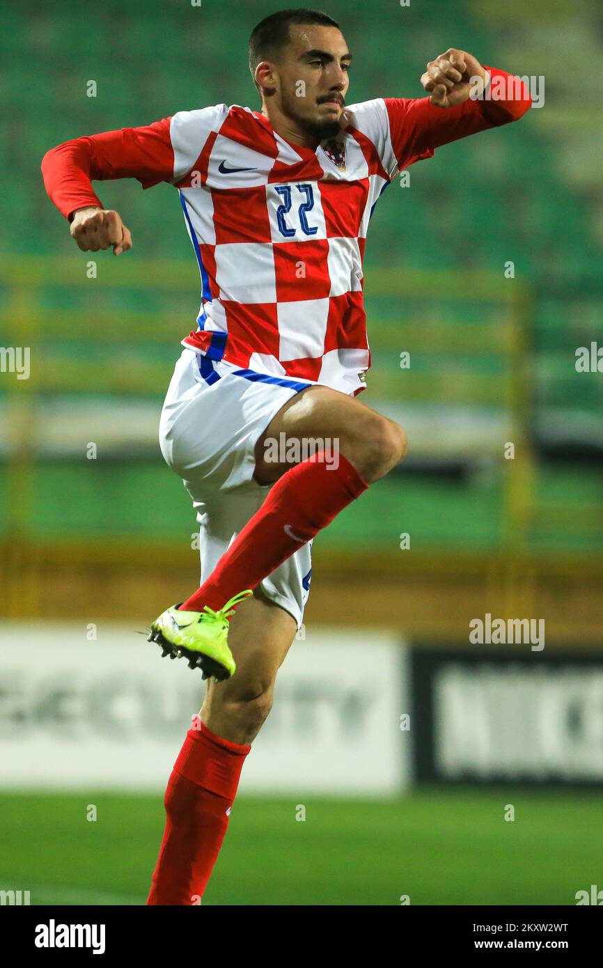 Roko Simic, de Croatie, célèbre après avoir marqué un but lors du match de qualification européen des moins de 21 ans de l'UEFA entre la Croatie U21s et l'Estonie U21s sur 11 novembre 2021 au stade Aldo Drosina à Pula, en Croatie. Banque D'Images