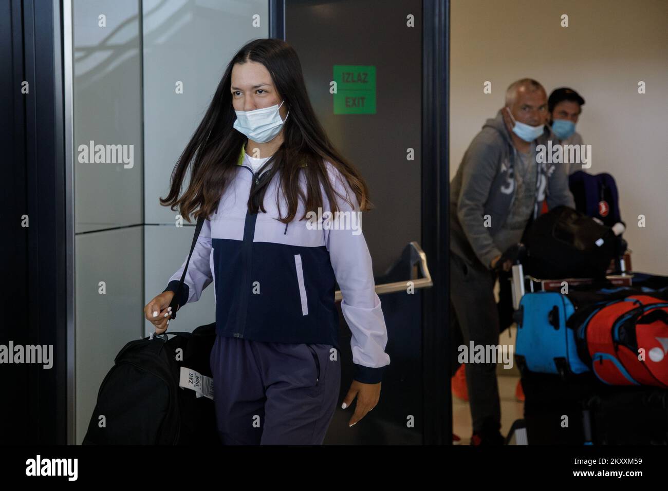 Le joueur de tennis Petra Marcinko est visible à l'aéroport de Zagreb, en Croatie, sur 30 janvier 2022. Le jeune joueur de tennis Petra Marcinko, qui a remporté le titre junior lors du premier tournoi du Grand Chelem de cette saison, est revenu à l'Open d'Australie. Elle a été accueillie à l'aéroport par sa famille et ses amis. Photo: Davor Puklavec/PIXSELL Banque D'Images