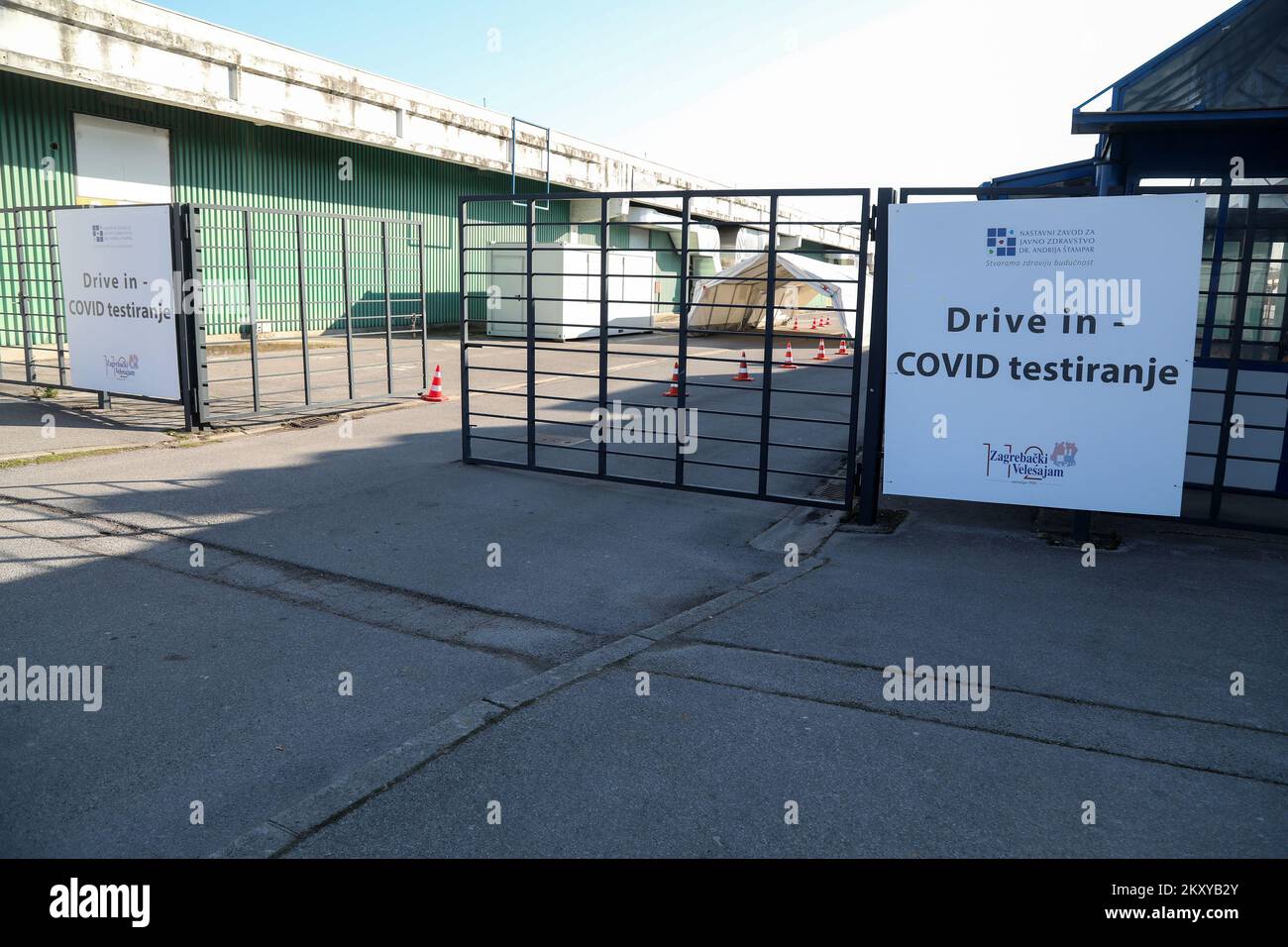 Le plus grand site de dépistage de la coronavirus au volant (COVID-19) à la foire de Zagreb a été fermé en raison d'un nombre plus faible de personnes positives à Zagreb, en Croatie, sur 02. Mars 2022. Photo: Zeljko Hladika/PIXSELL Banque D'Images