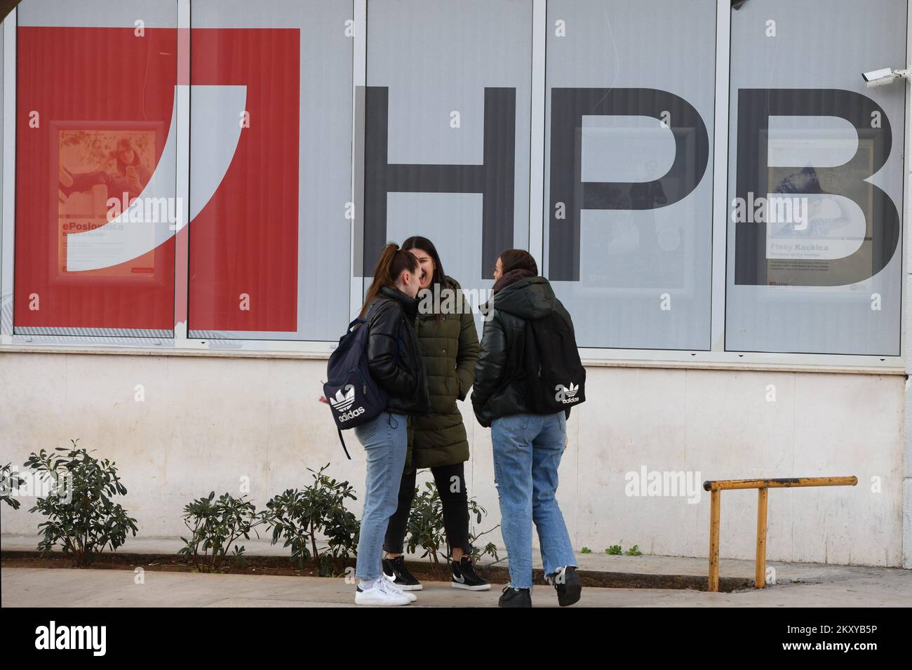 Photo prise sur 2 mars 2022 montre la Banque nationale croate à Sibenik, Croatie. Roatien postal Bank prend le contrôle de la Sberbank russe en Croatie. Photo: Hrvoje Jelavic/PIXSELL Banque D'Images