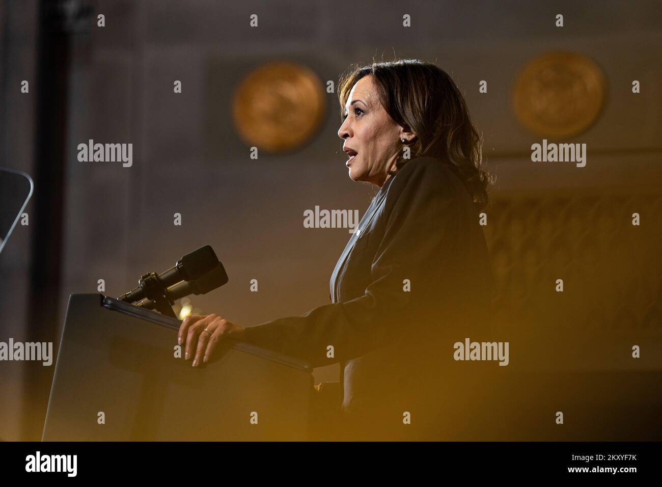 Washington, États-Unis. 30th novembre 2022. LE vice-président AMÉRICAIN Kamala Harris s'exprime lors du Sommet des nations tribales de la Maison Blanche au ministère de l'intérieur à Washington, DC, Etats-Unis, le mercredi 30 novembre, 2022. Le premier Sommet des nations tribales en personne de l'administration Biden permet aux fonctionnaires fédéraux et aux chefs tribaux de s'engager sur des façons d'investir dans les collectivités autochtones et des renforcer, selon la Maison Blanche. Photographe: Al Drago/Pool/Sipa USA crédit: SIPA USA/Alay Live News Banque D'Images