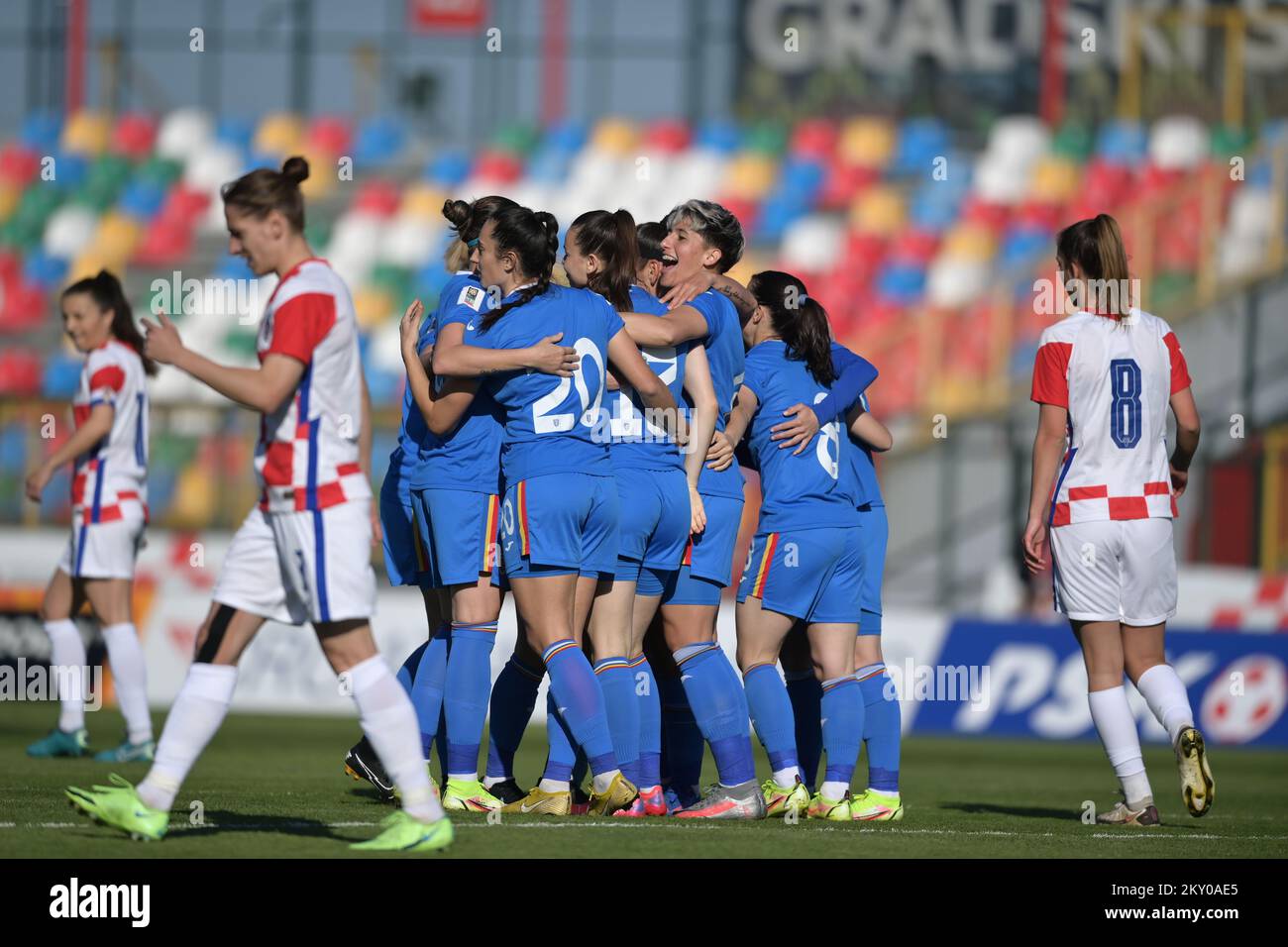 Joueurs de football pendant le match à Velika Gorica près de Zagreb, Croatie sur 12 avril 2022. Le match des femmes croates Une équipe nationale contre la Roumanie dans le cadre des qualifications pour la coupe du monde qui se tiendra en 2023 en Australie et en Nouvelle-Zélande. Photo: Igor Soban/PIXSELL Banque D'Images